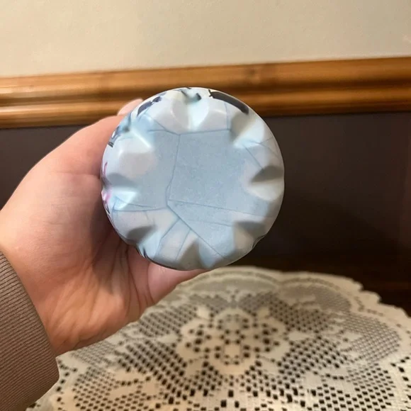 ✨NIB - Vera Bradley Fresh Cut Bouquet Stainless Steel Water Bottle✨ - Picture 6 of 9